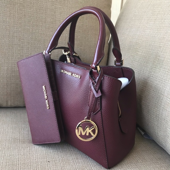 Bundle✨Michael Kors small Kimberly satchel &wallet - Picture 6 of 8